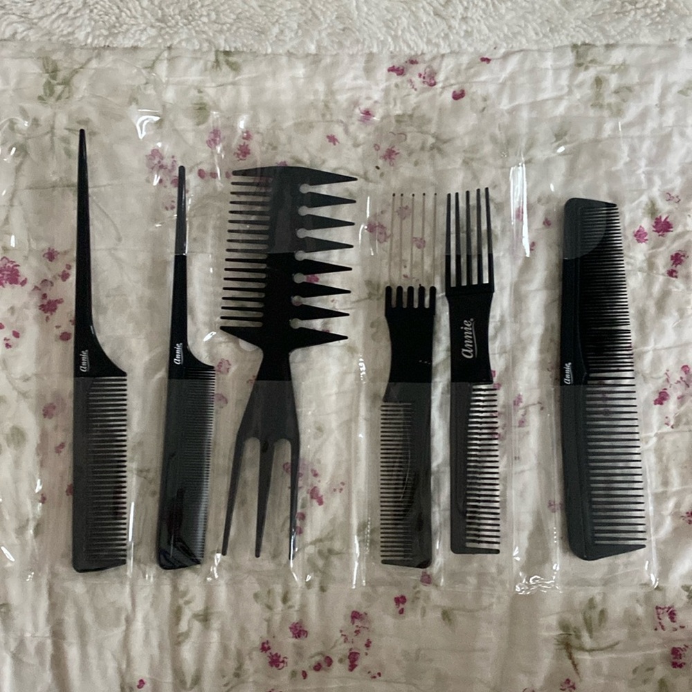 NEW NEVER USED Set of six block comes for styling hair